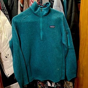 Patagonia quarter zip fleece.